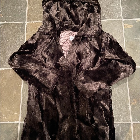 Faux Fur Jacket - Picture 4 of 7